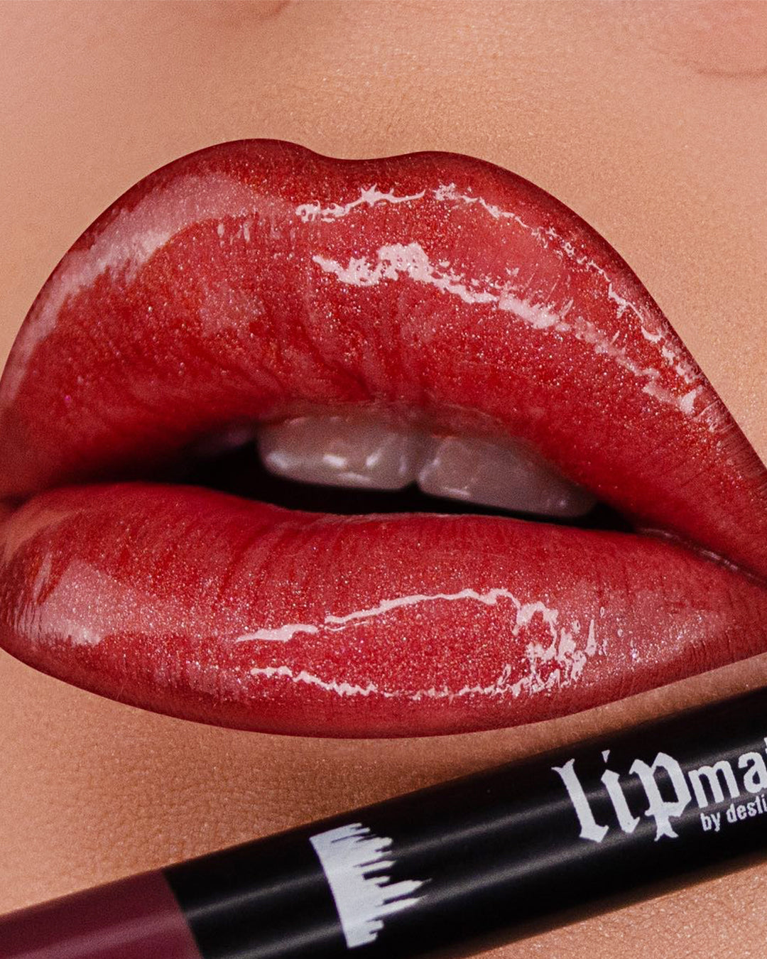 Glaze Clear LipShine and Chianti LipLiner on a model's lips.