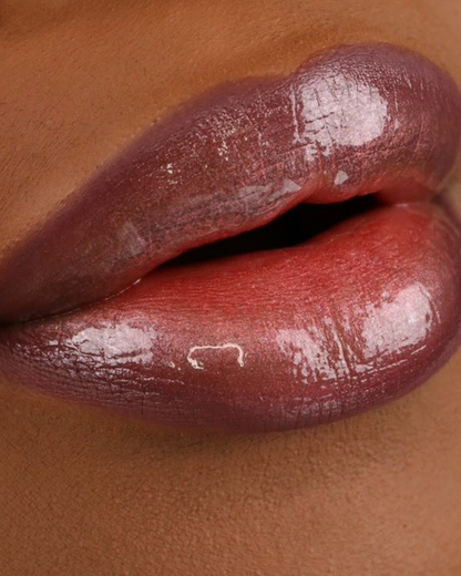 A close up of lips wearing the It Girl Bundle.